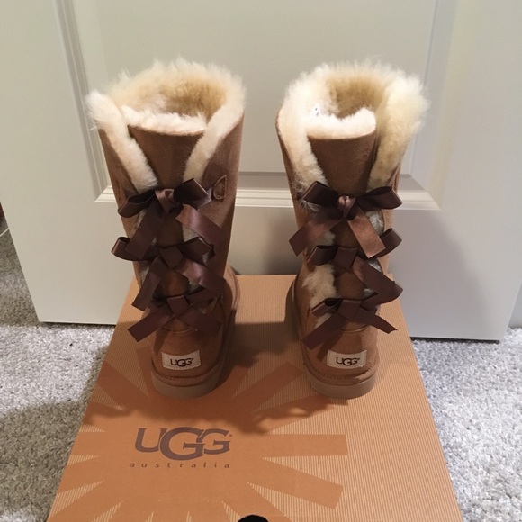 ugg bailey bow tall chestnut